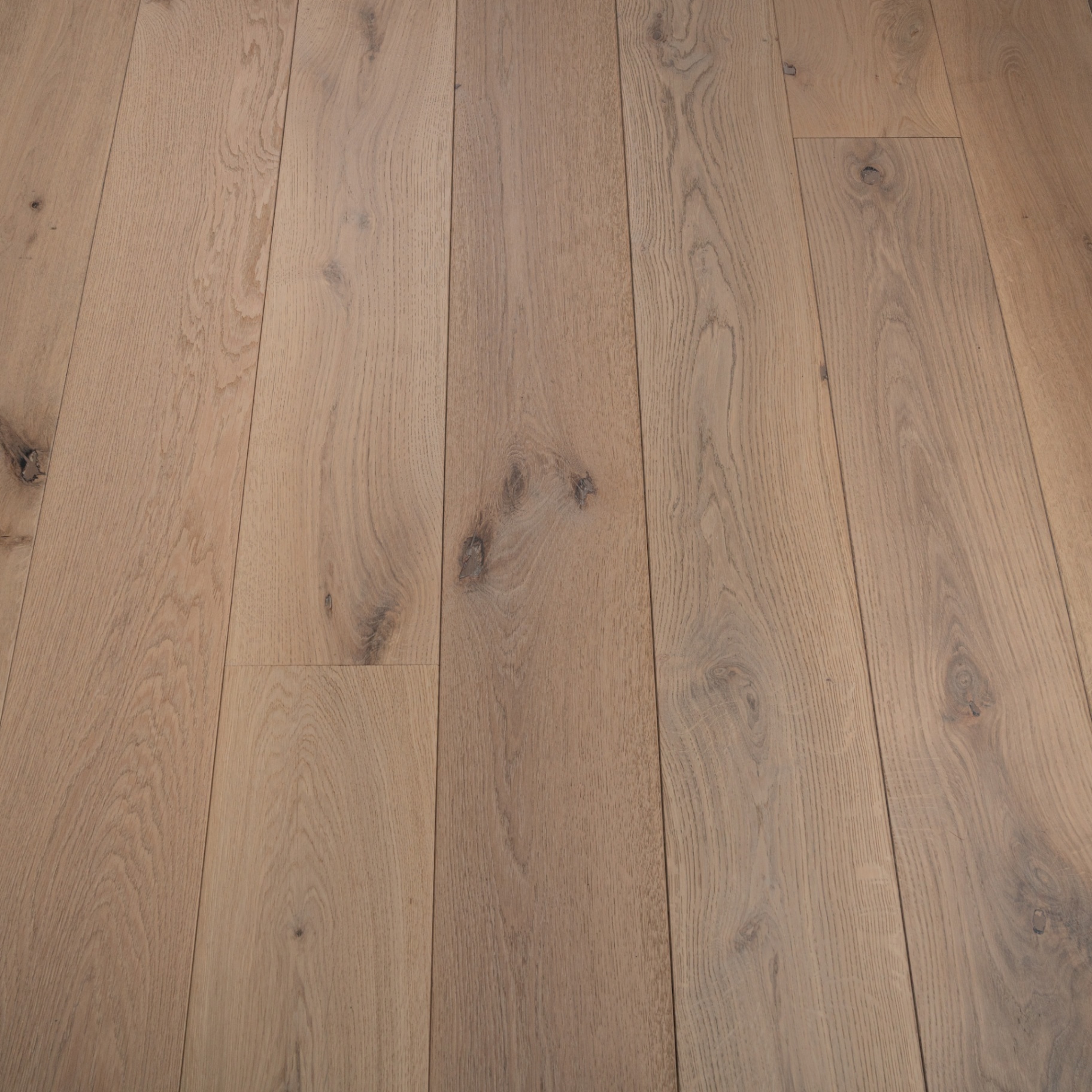 14mm Engineered Wood Straight Plank Tongue & Groove Classic Invisible Lacquered / Lac Master Line Wide Planks Mid Oak Light - Image 3