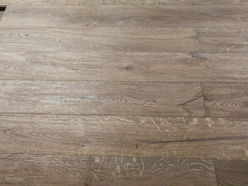 14mm Engineered Wood Straight Plank Tongue & Groove Antique Brushed Distressed Hard-Wax Oiled Heritage Collection Wide Planks Mid Oak Light - Image 3