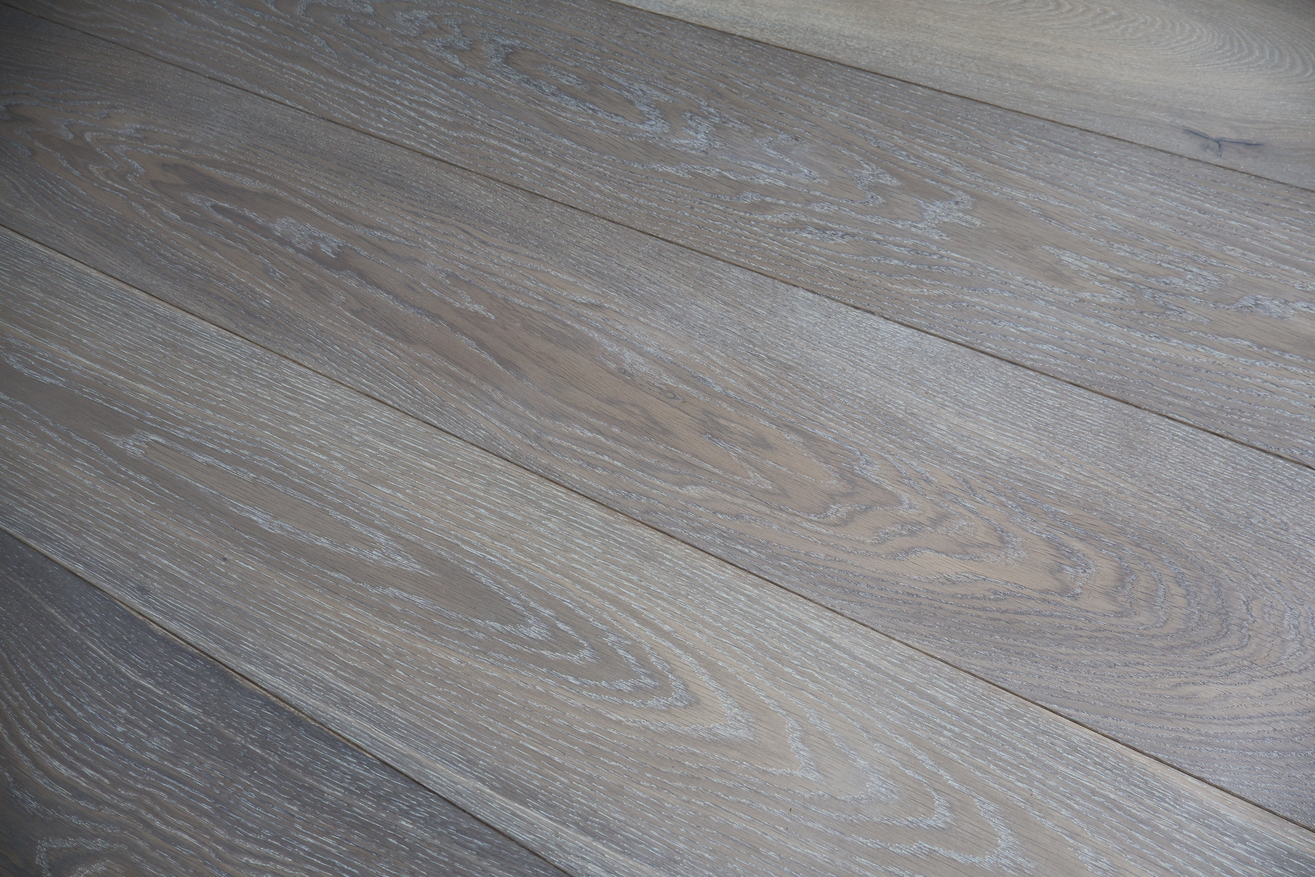 15mm Engineered Wood Straight Plank Tongue & Groove Classic Oiled Smoked / Double Smoked Prestige Collection Wide Planks Pale/White - Image 2