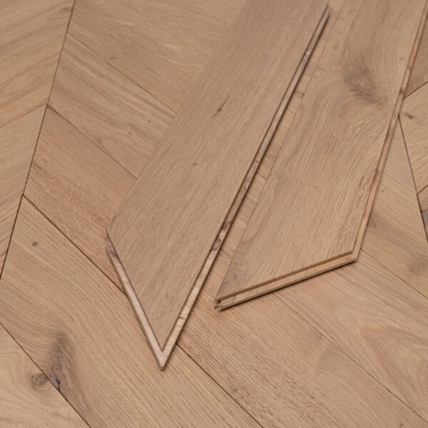 TFE Engineered Chevron Oak 45 Degree 14/3x90x510 Invisible Finish Lac (Raw Oak Matt Lac)