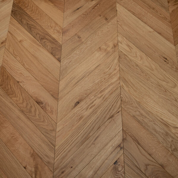 TFE Engineered Chevron Oak 45 Degree 14/3x90x510 Natural Brushed Matt Lac - Image 2