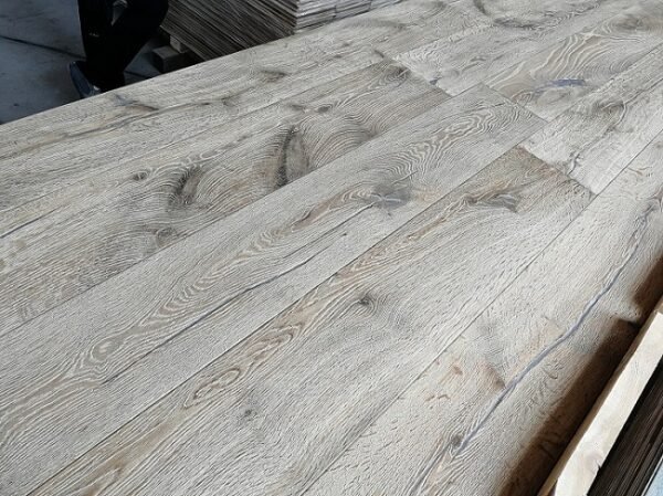 Engineered Wood Straight Plank Tongue & Groove Brushed Distressed Invisible Oiled Heritage Collection Extra Long / XL Mid - Oak Light - Image 2