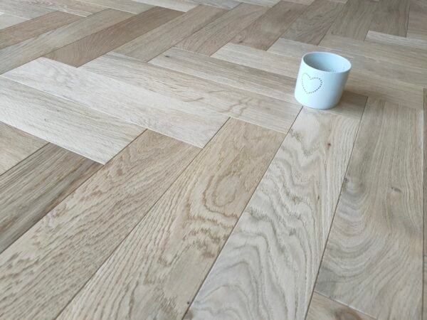 TFE Modern Line Herringbone 18/4x90x400 Invisible Oiled Tongue & Groove - Image 2