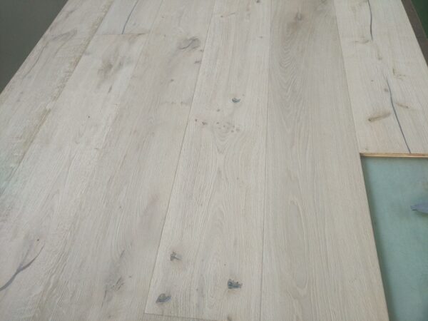 TFE Unfinished Flooring 15/4x220x2200 Antique Distressed Multiply