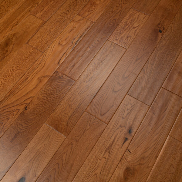 TFE Traditional Line Engineered Multiply Oak 18/5x125xRL Golden Handscraped Lacquered - Image 4