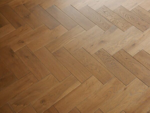TFE Traditional Line Hardwood Herringbone Oak 18x90x302 Golden Smoke Brushed UV Oiled - Image 2