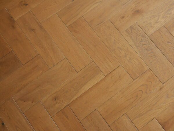 TFE Traditional Line Hardwood Herringbone Oak 18x90x302 Golden Smoke Brushed UV Oiled - Image 3