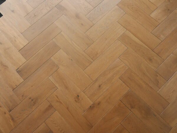TFE Traditional Line Hardwood Herringbone Oak 18x90x302 Golden Smoke Brushed UV Oiled - Image 4