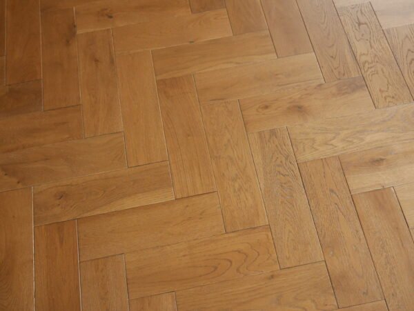 TFE Traditional Line Hardwood Herringbone Oak 18x90x302 Golden Smoke Brushed UV Oiled - Image 7