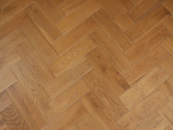 TFE Traditional Line Hardwood Herringbone Oak 18x90x302 Golden Smoke Brushed UV Oiled - Image 9