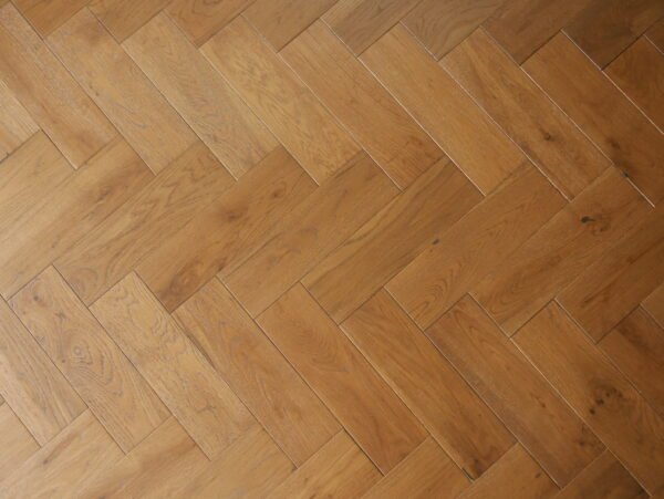 TFE Traditional Line Hardwood Herringbone Oak 18x90x302 Golden Smoke Brushed UV Oiled - Image 12
