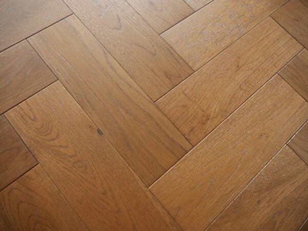 TFE Traditional Line Hardwood Herringbone Oak 18x90x302 Golden Smoke Brushed UV Oiled - Image 15