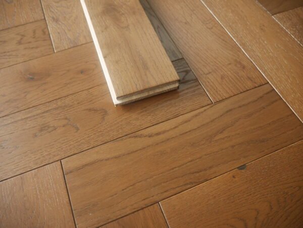 TFE Traditional Line Hardwood Herringbone Oak 18x90x302 Golden Smoke Brushed UV Oiled - Image 17