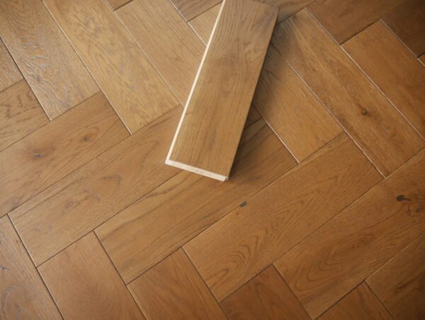 TFE Traditional Line Hardwood Herringbone Oak 18x90x302 Golden Smoke Brushed UV Oiled