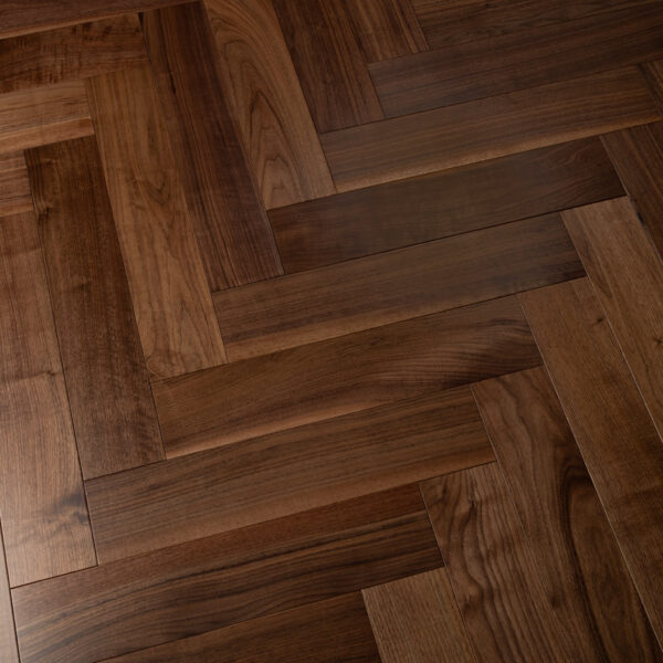 TFE Engineered Walnut Herringbone 14/3x125x600 American Black UV Lacquered Select ABC - Image 3