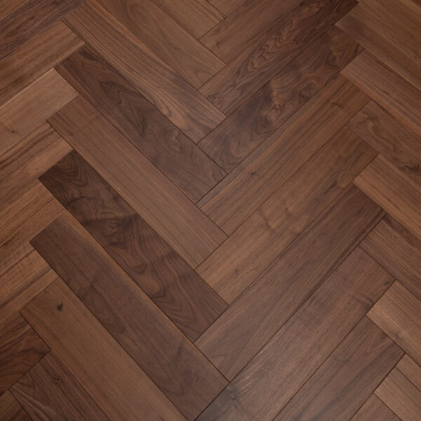 TFE Engineered Walnut Herringbone 14/3x125x600 American Black UV Oiled Select ABC - Image 3