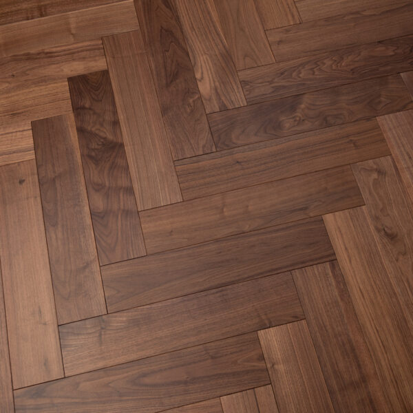 TFE Engineered Walnut Herringbone 14/3x125x600 American Black UV Oiled Select ABC - Image 4